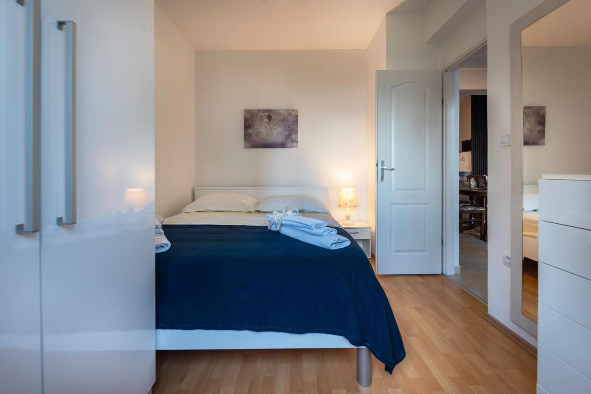 Apartment Anamaria With Seaview Petrcane Bagian luar foto