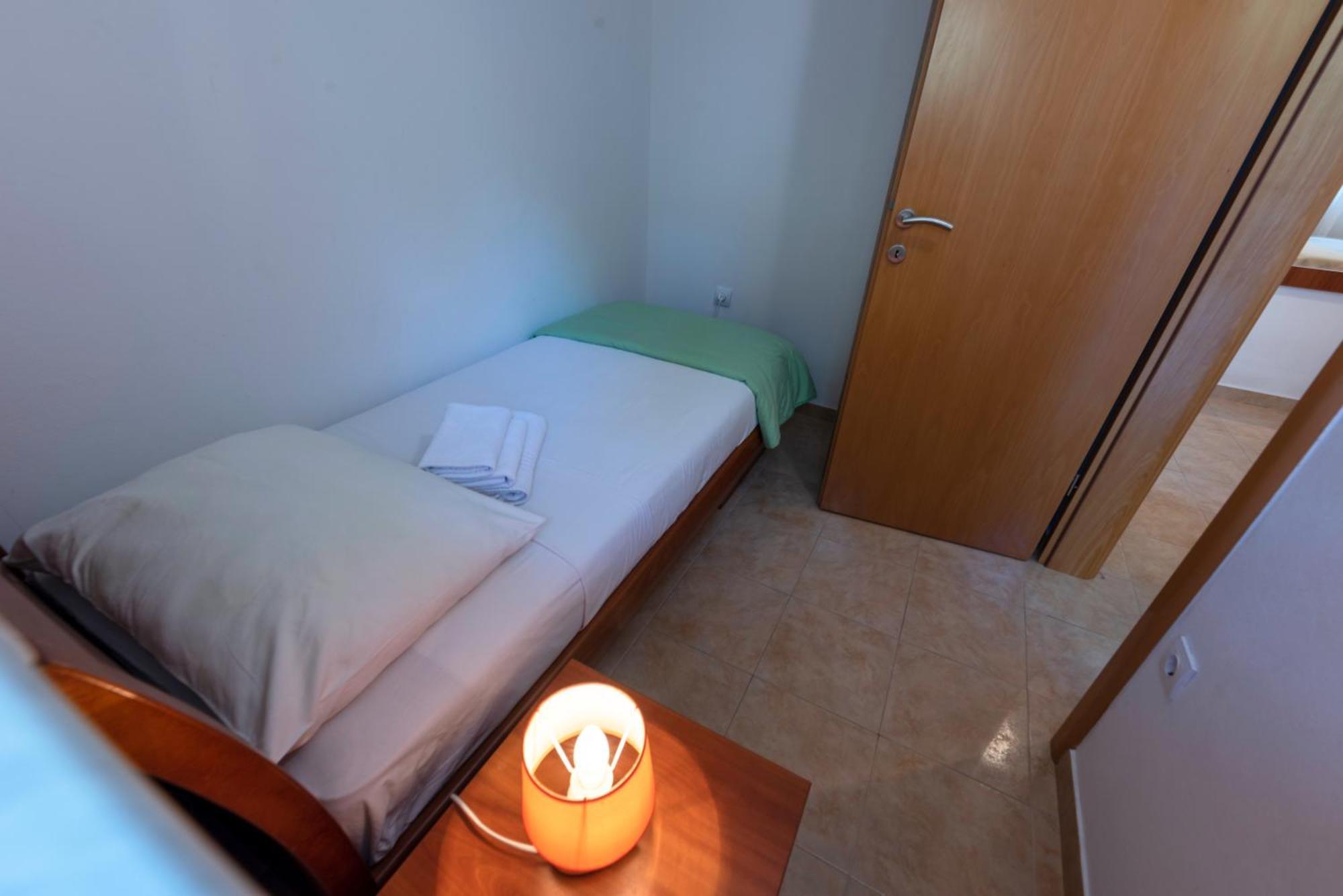 Apartment Anamaria With Seaview Petrcane Bagian luar foto