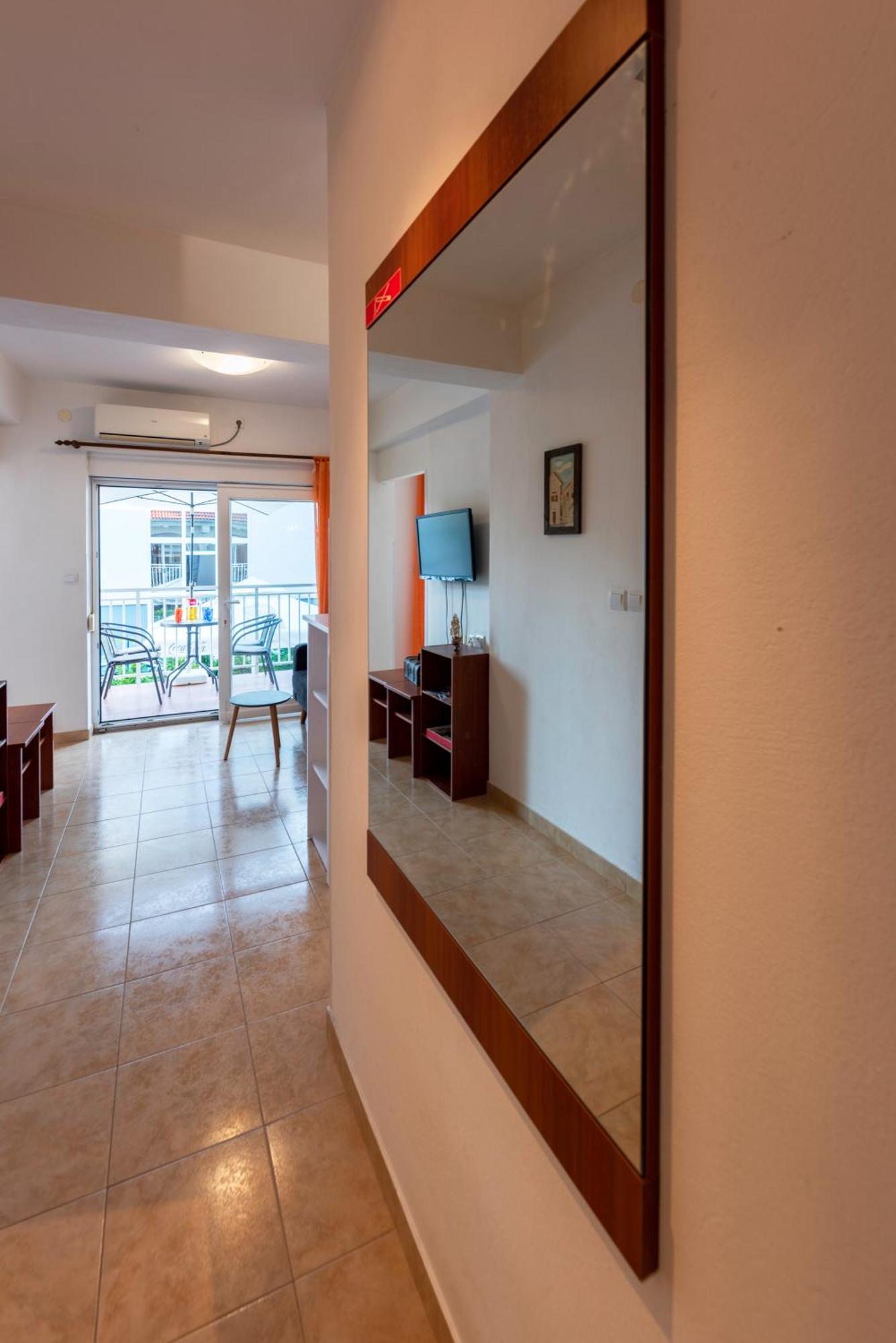 Apartment Anamaria With Seaview Petrcane Bagian luar foto