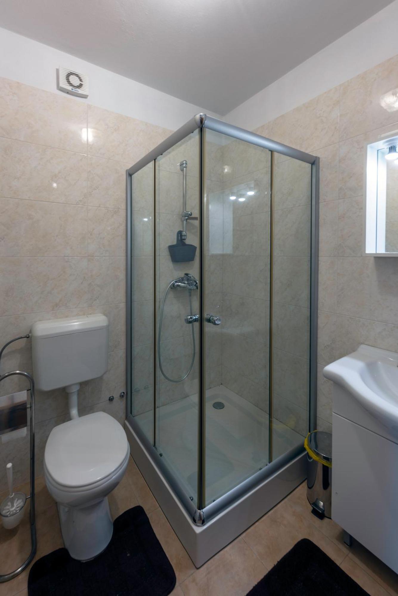 Apartment Anamaria With Seaview Petrcane Bagian luar foto