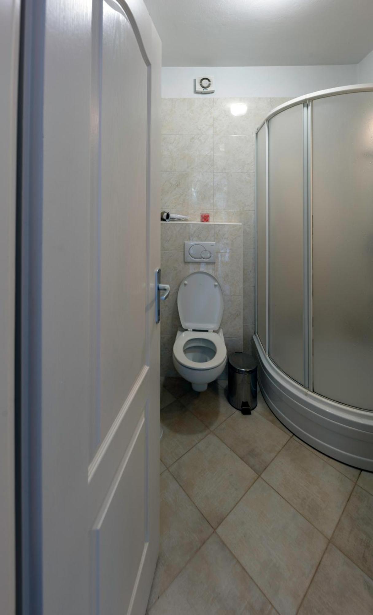 Apartment Anamaria With Seaview Petrcane Bagian luar foto