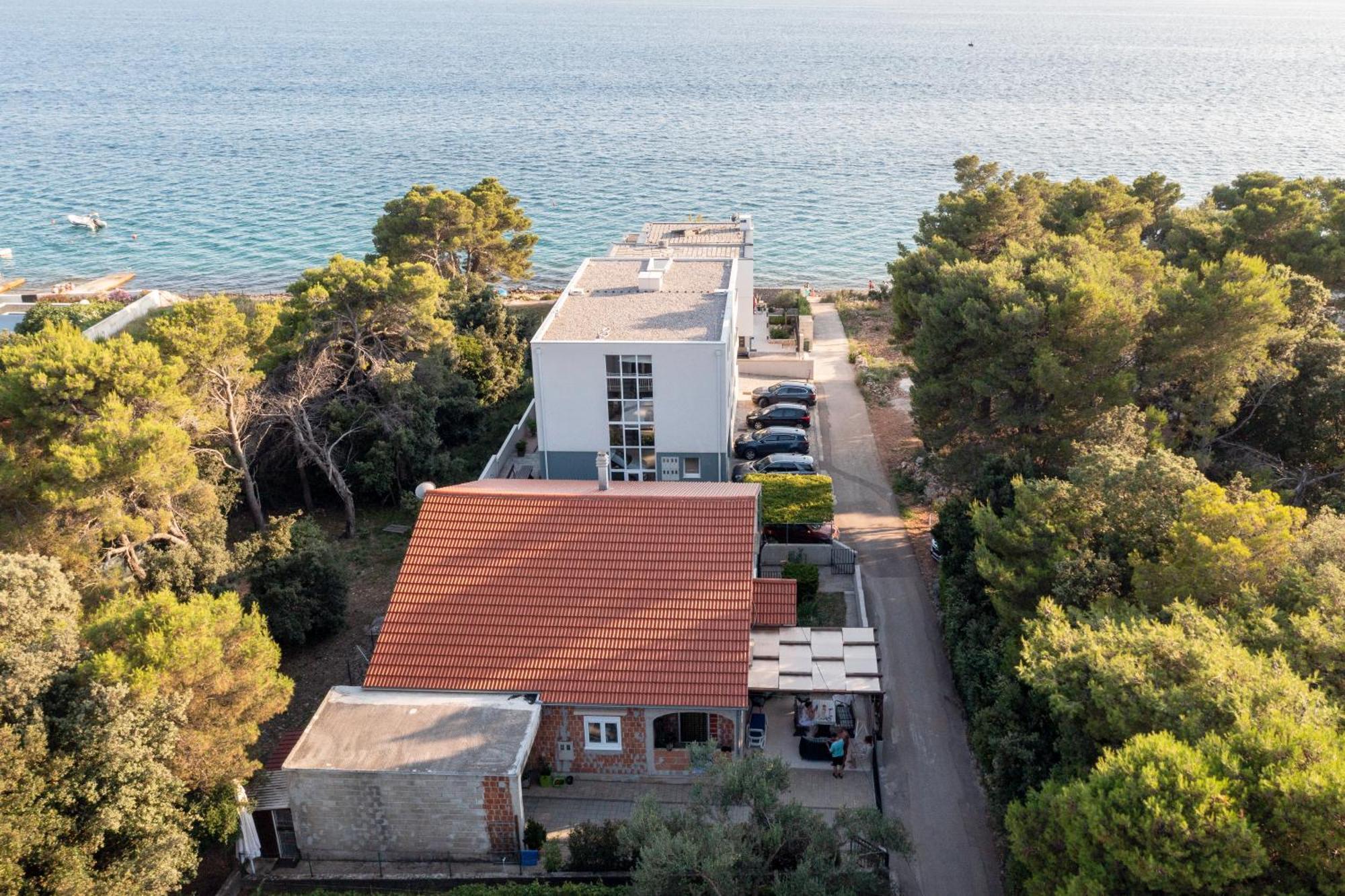 Apartment Anamaria With Seaview Petrcane Bagian luar foto