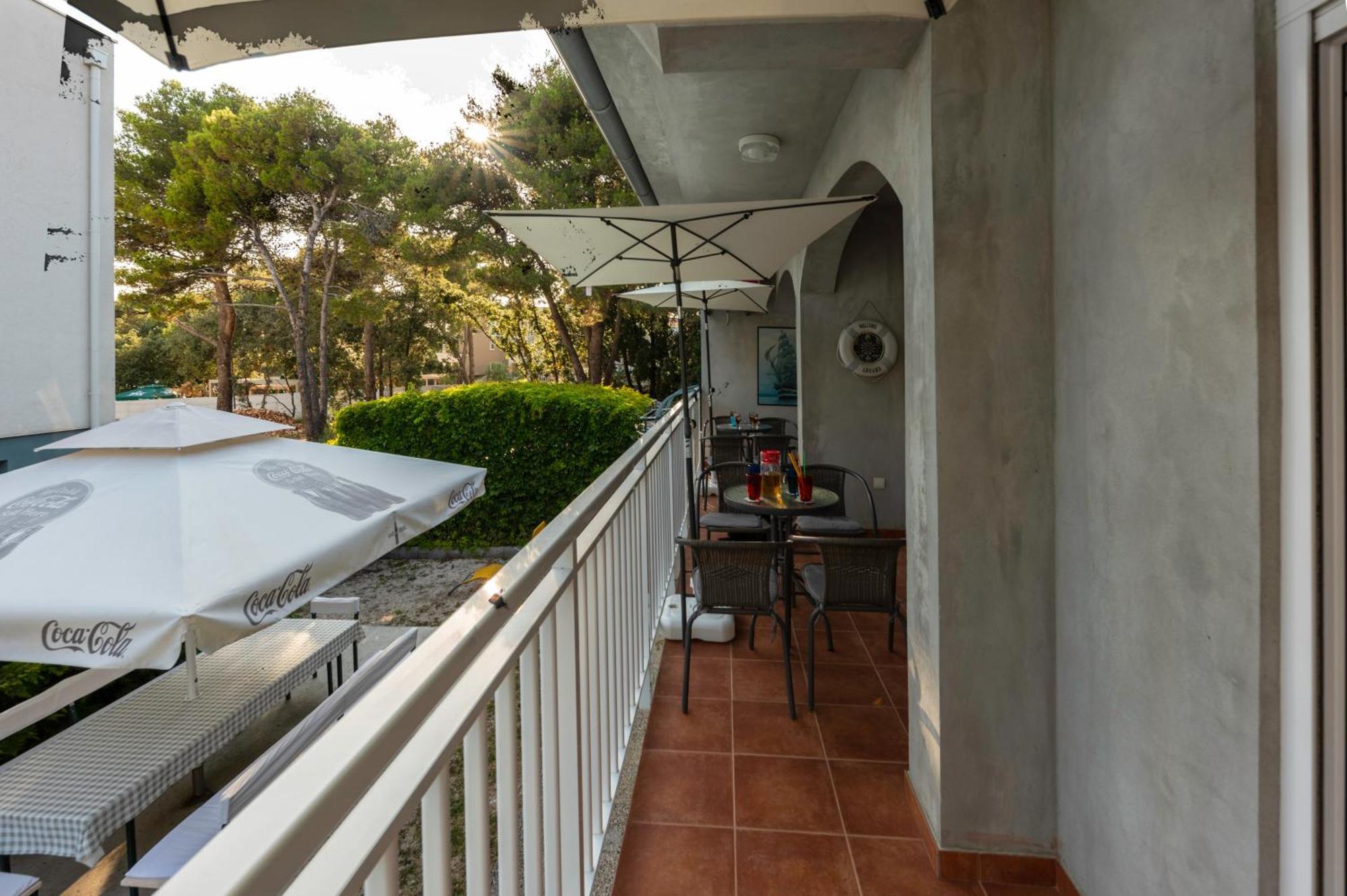 Apartment Anamaria With Seaview Petrcane Bagian luar foto