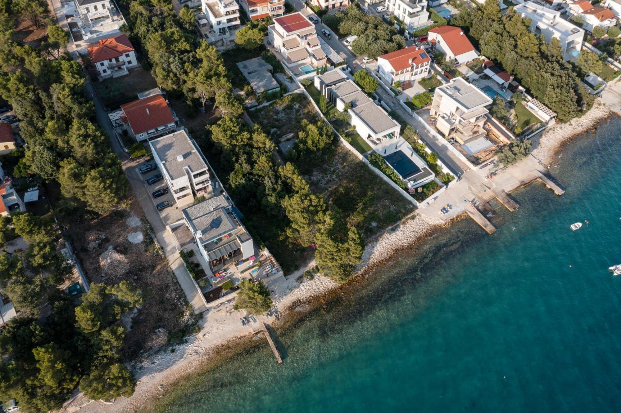 Apartment Anamaria With Seaview Petrcane Bagian luar foto